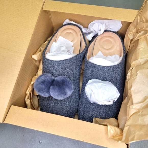 [BNIB] Fitflop Chrissie Pom Pom Felt Slippers Size 6 ⚫️⚫️ - Picture 6 of 13